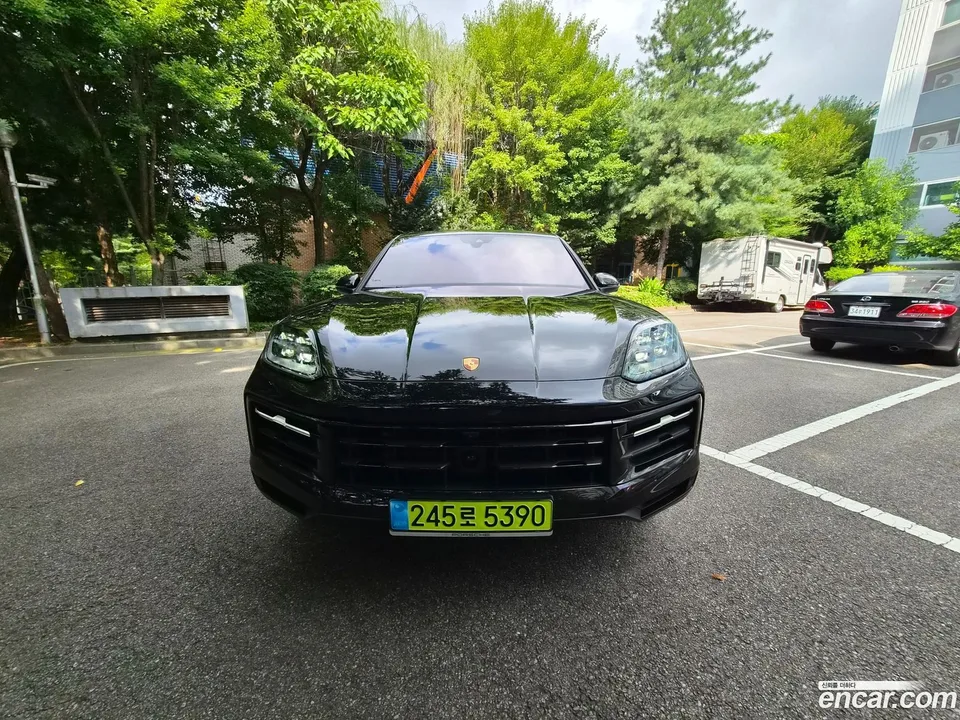 Porsche Cayenne 3.0 E- 2024 — фото 1, купить с доставкой в Москву