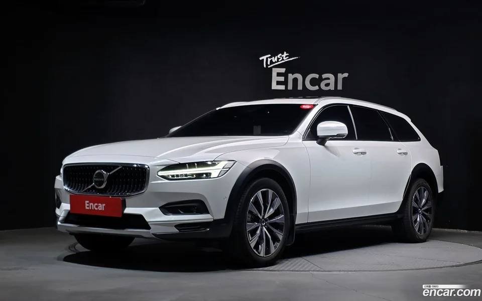 Volvo V90 Cross Country 2024