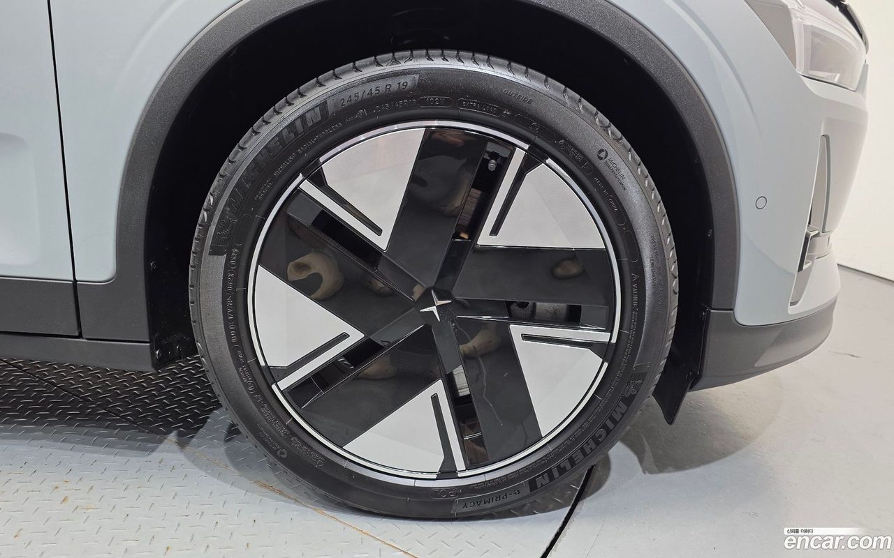 Polestar Polestar 2 2025 — 2