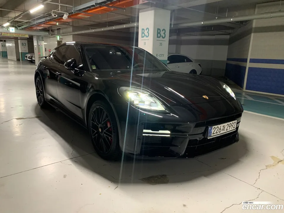 Porsche Panamera (971) 2025