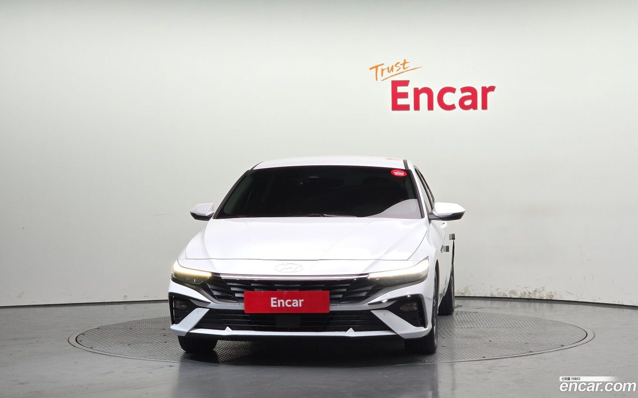 Hyundai Avante CN7 Hybrid 2023 — 3