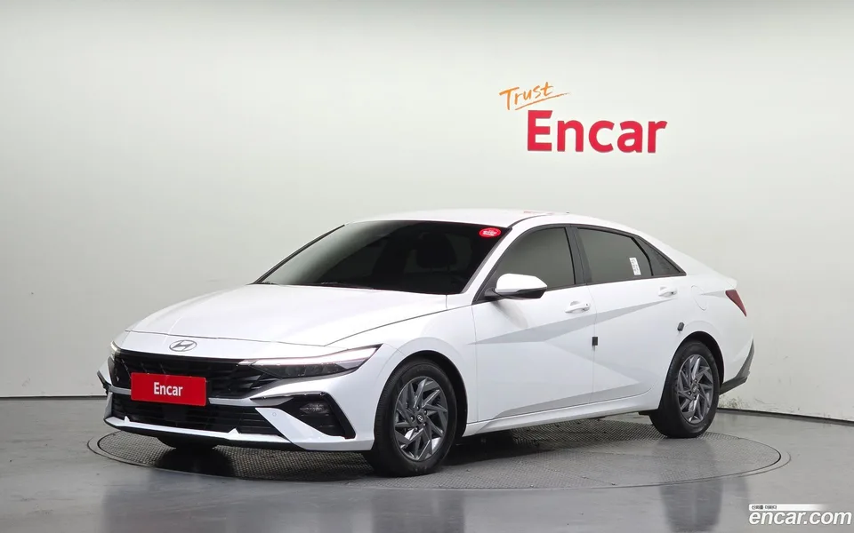 Hyundai Avante CN7 Hybrid 2023