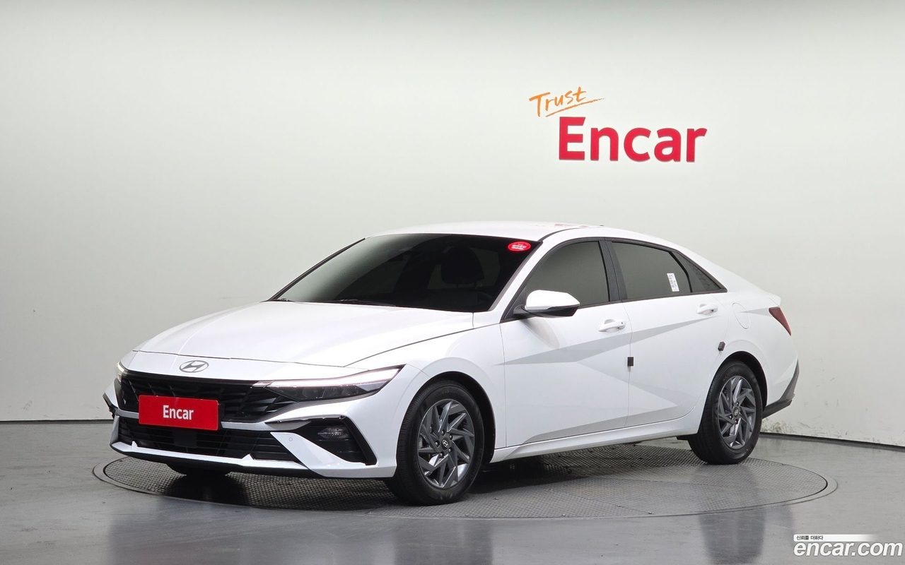 Hyundai Avante CN7 Hybrid 2023