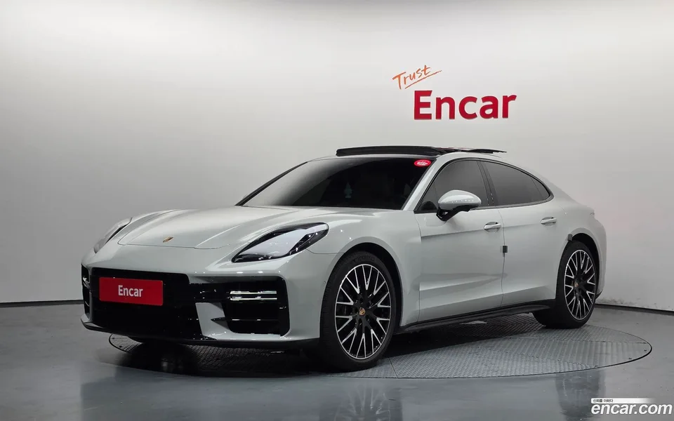 Porsche Panamera (976) 2025