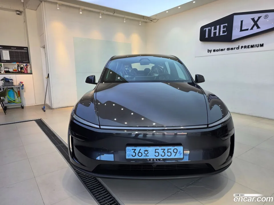 Tesla Model Y 2026