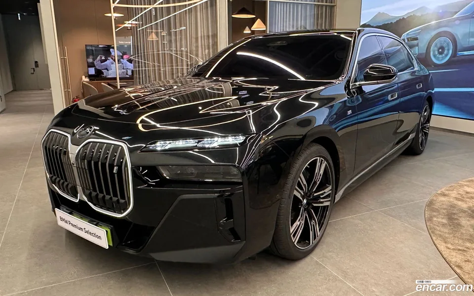 BMW i7 2024