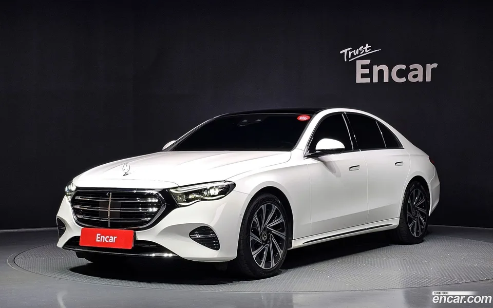 Mercedes-Benz E-Class 2024