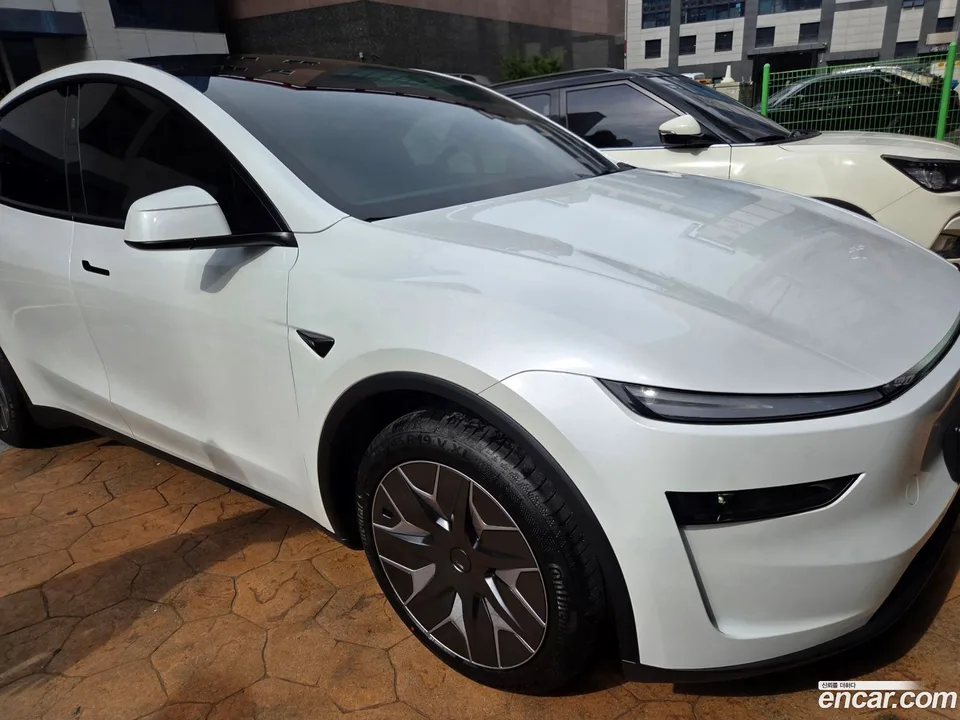 Tesla Model Y 2026