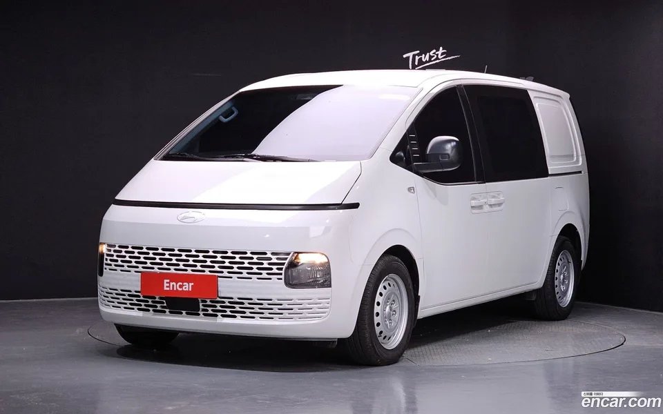 Hyundai Staria 2025