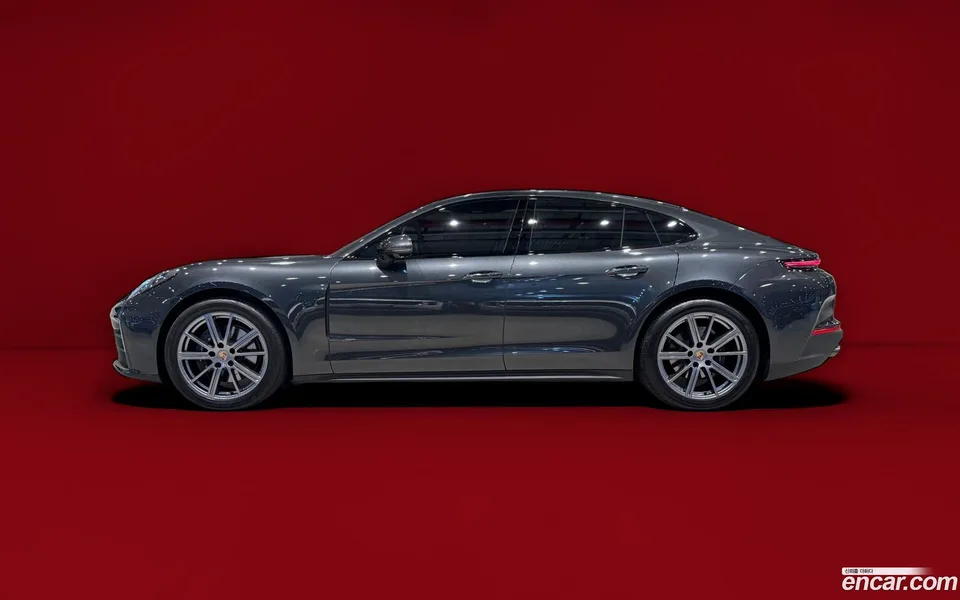 Porsche Panamera (976) 2025