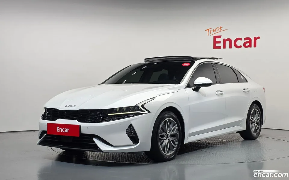 Kia K5 Hybrid 2023