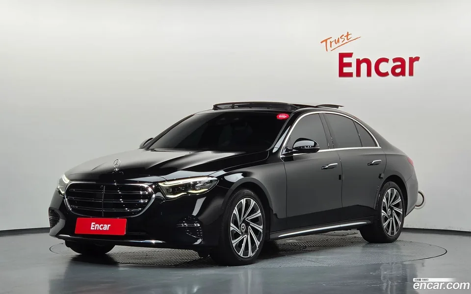 Mercedes-Benz E-Class 2024