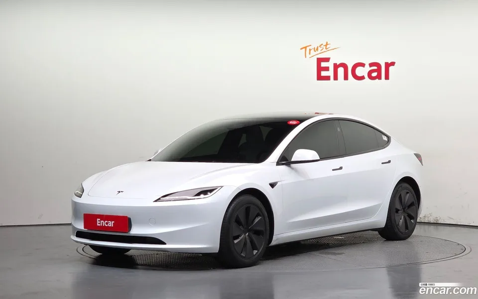 Tesla Model 3 2024
