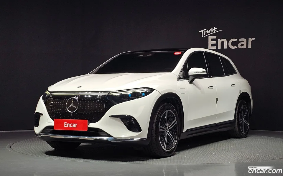 Mercedes-Benz EQS SUV 2023
