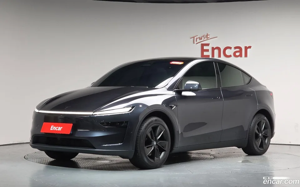 Tesla Model Y 2025
