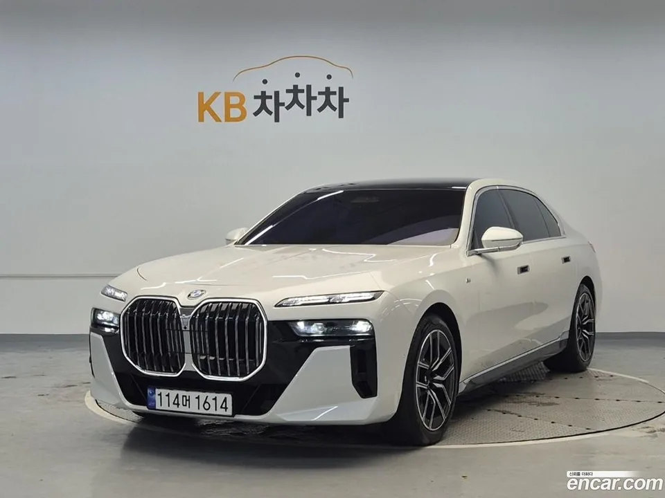 BMW 7 Series 740i xDrive M 2024 — photo 1, buy with delivery to Moscow
