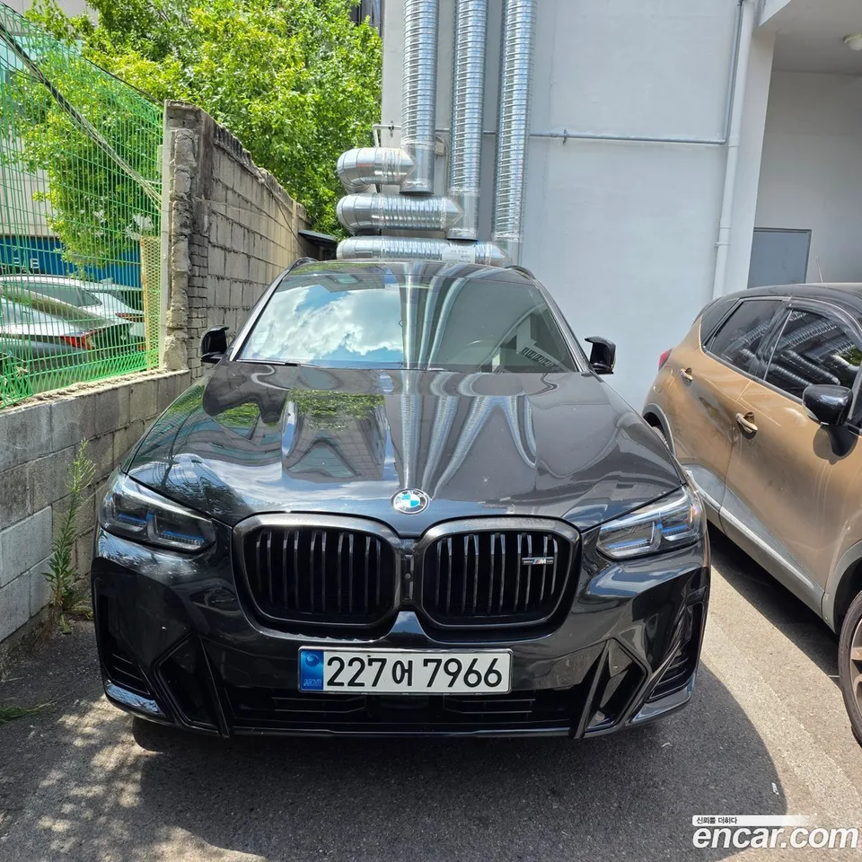 BMW X4 xDrive M40i 2022 — фото 1, купить с доставкой в Москву
