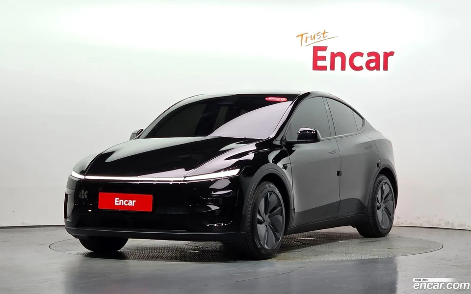 Tesla Model Y 2025