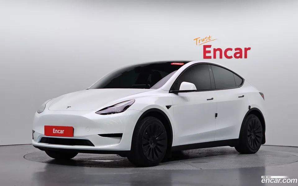 Tesla Model Y 2024