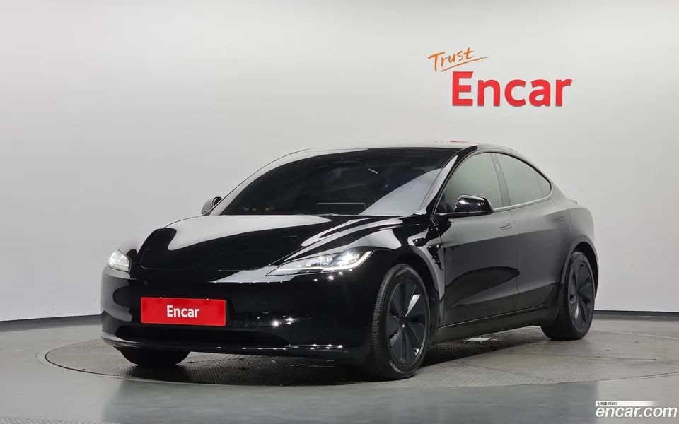Tesla Model 3 2024
