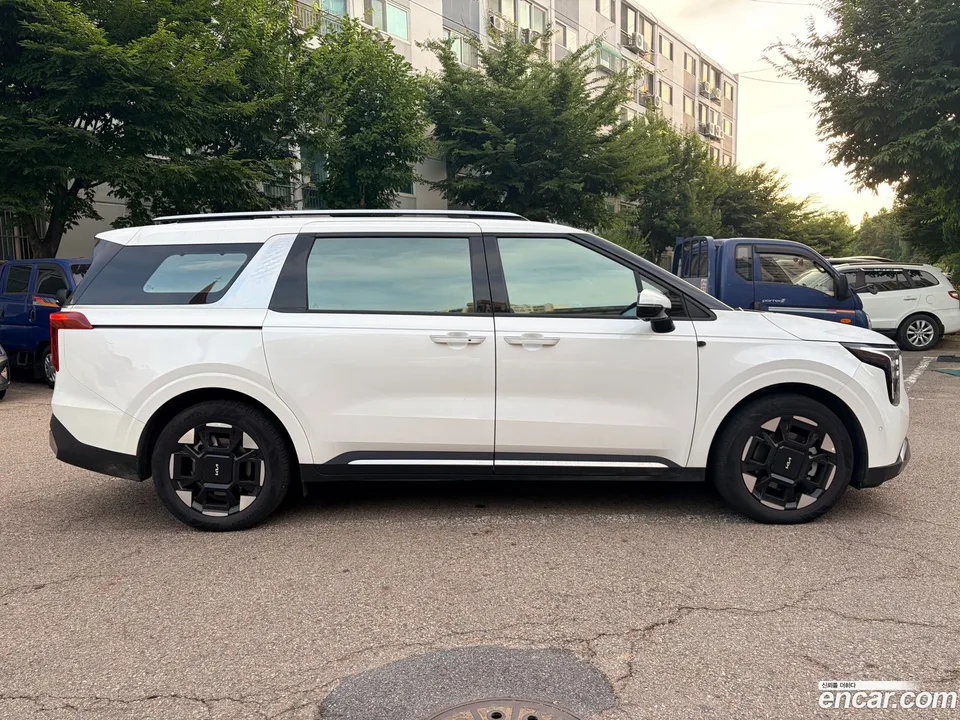 Kia Carnival HEV 9 2025 — thumbnail 2