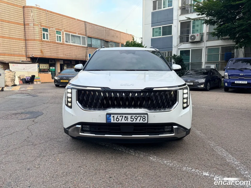 Kia Carnival HEV 9 2025 — photo 1, buy with delivery to Moscow