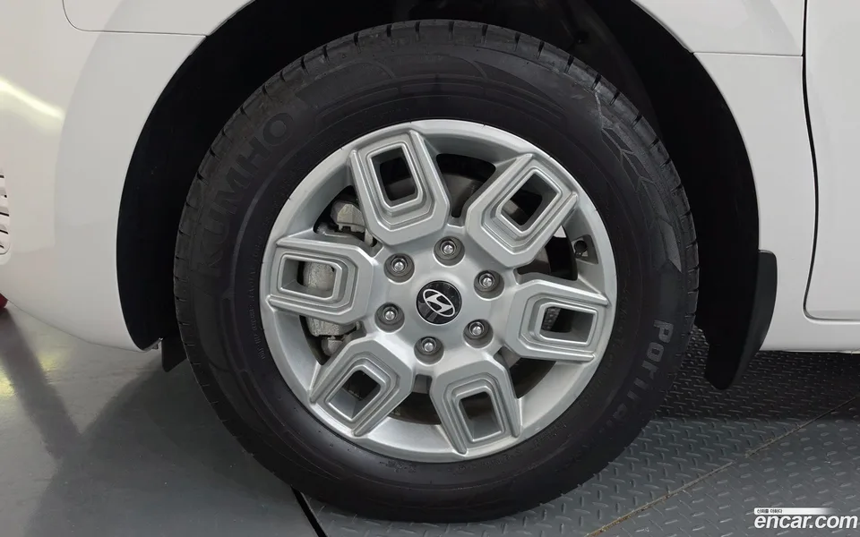 Hyundai Staria HEV 1.6 3 2024 — thumbnail 2