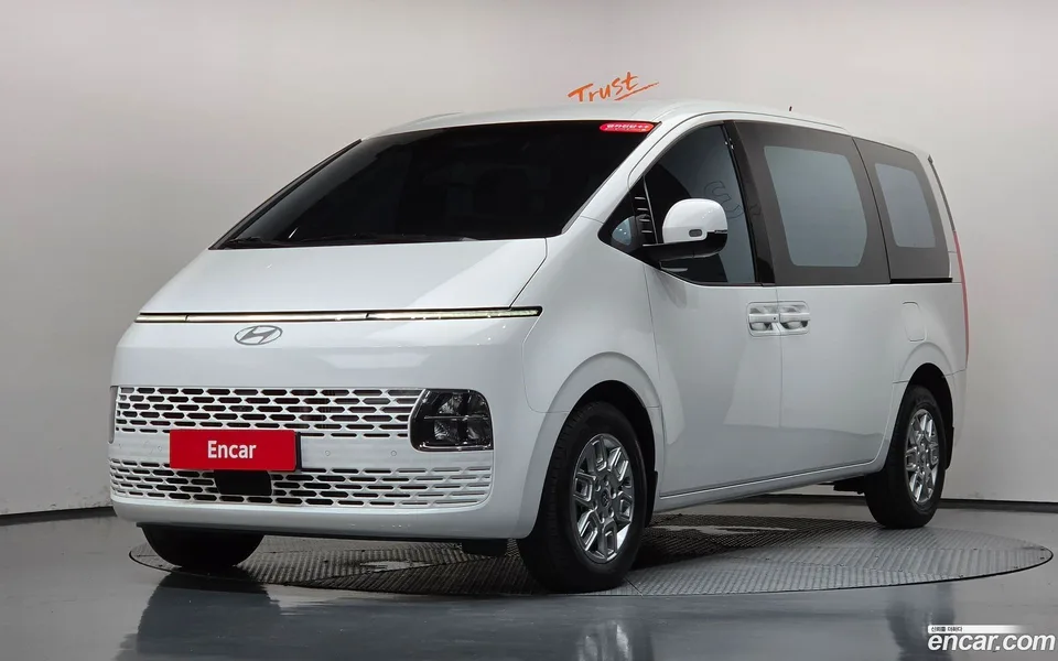 Hyundai Staria HEV 1.6 3 2024 — photo 1, buy with delivery to Moscow