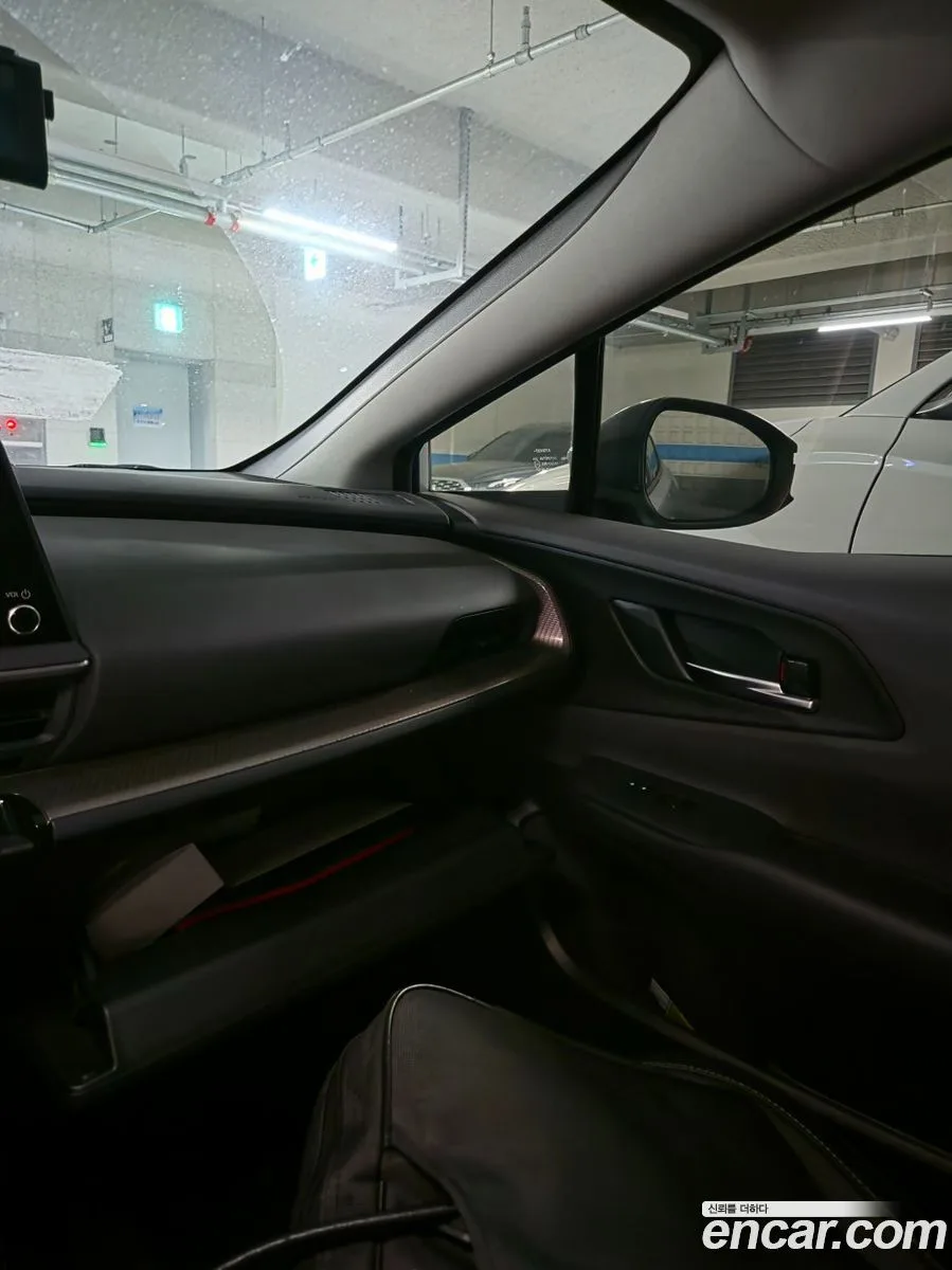 Toyota Prius 2.0 XLE 2024 — миниатюра 4