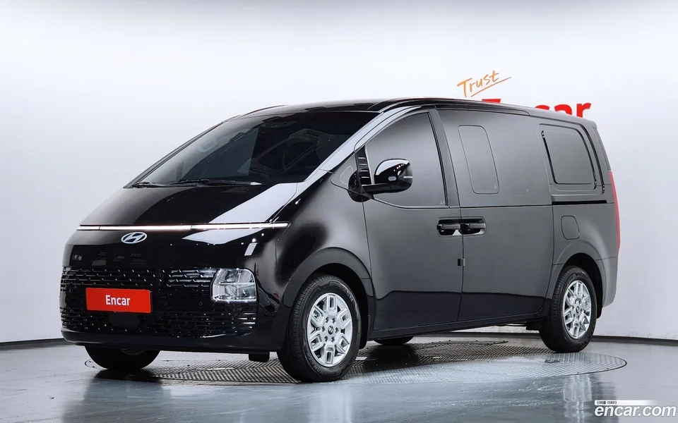 Hyundai Staria 2025