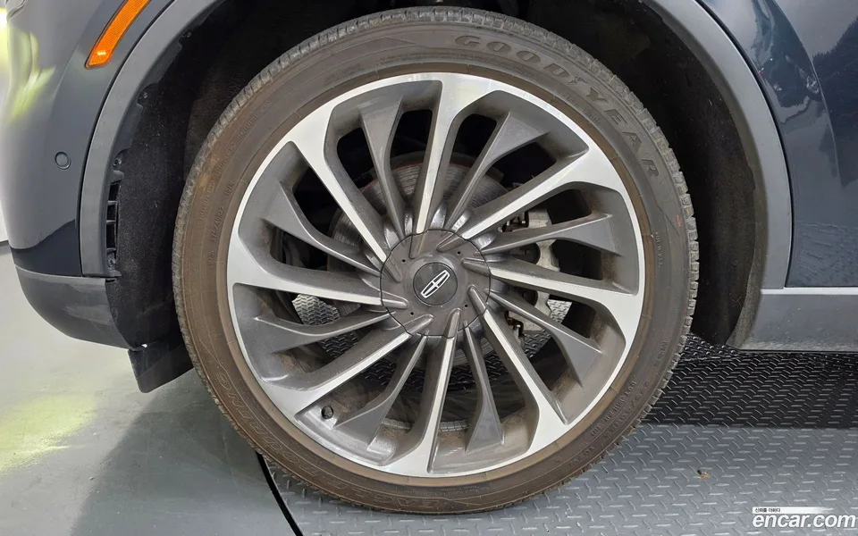 Lincoln Aviator 3.0 AWD 2023 — thumbnail 2