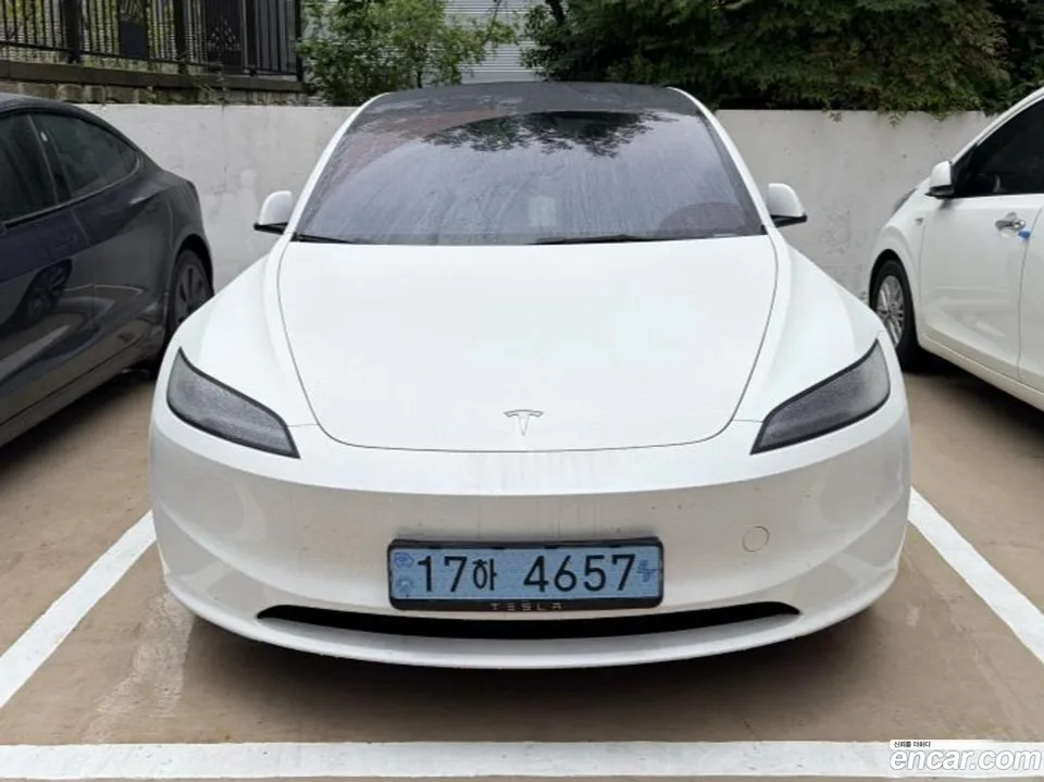 Tesla Model 3 2024