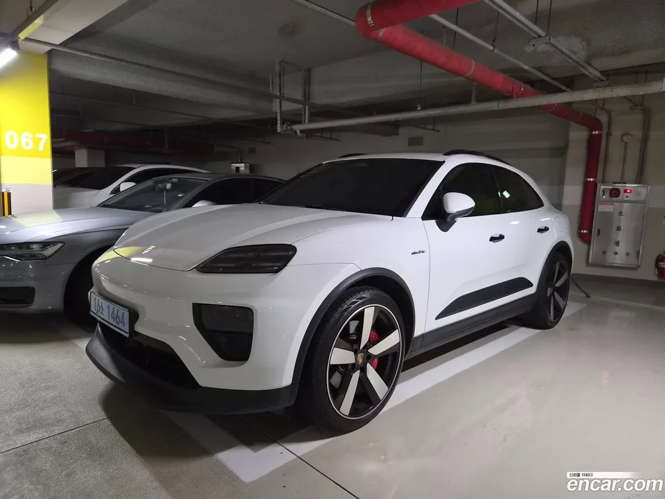 Porsche Macan Electric 2025