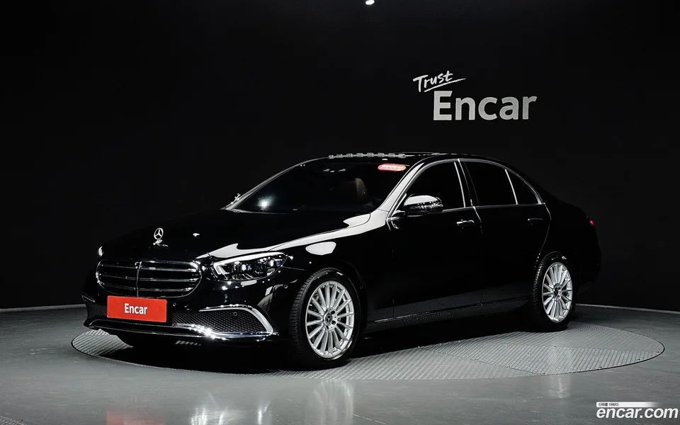 Mercedes-Benz E-Class 2022