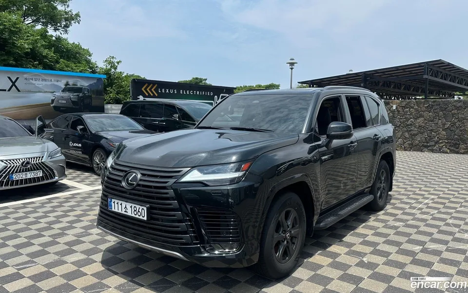 Lexus LX 2025