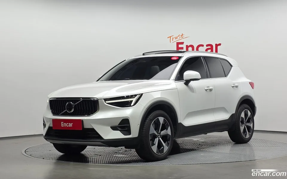 Volvo XC40 2024