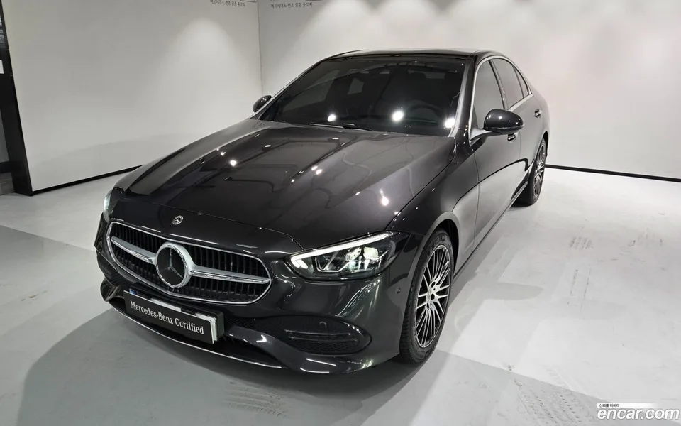 Mercedes-Benz C-Class 2025