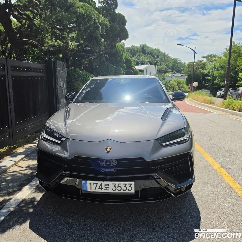 Lamborghini Urus 2024