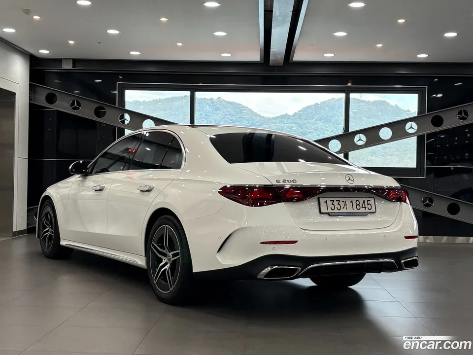 Mercedes-Benz E-Class E200 AMG Line 2025 — миниатюра 2