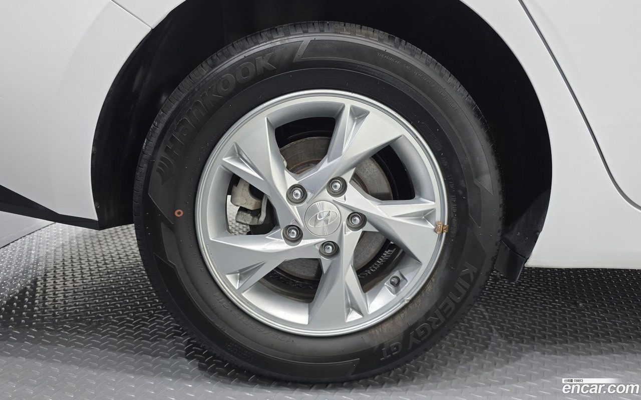 Hyundai Avante 2022 — 2