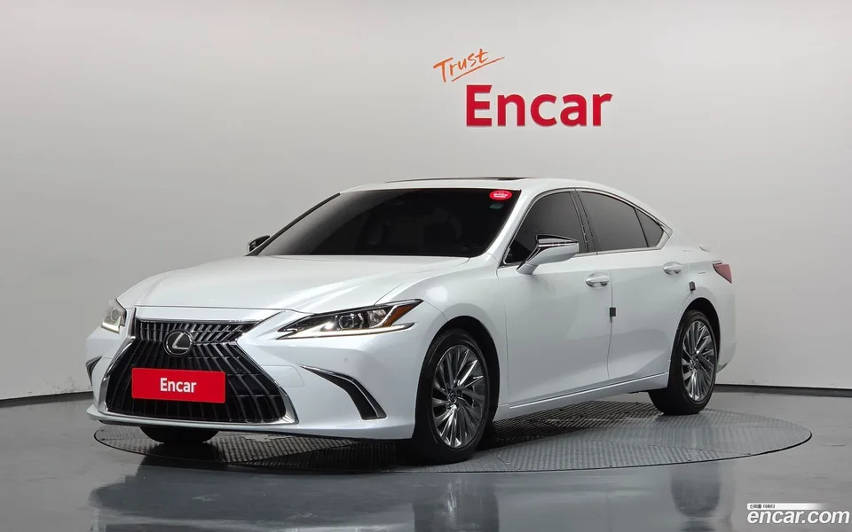 Lexus ES 300h 2023