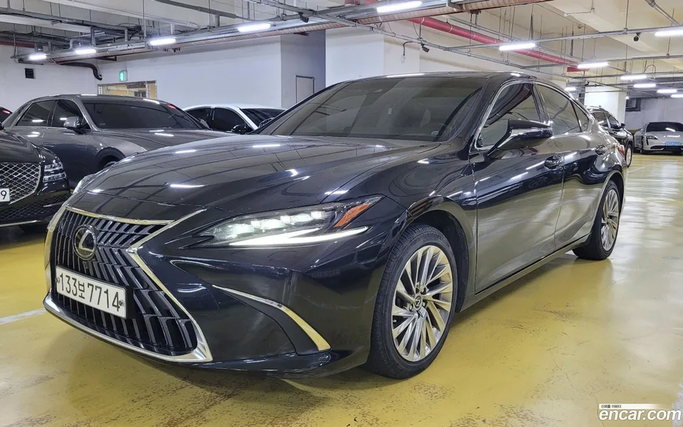 Lexus ES 300h 2024