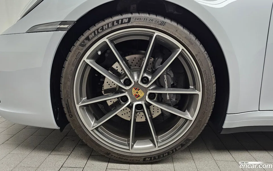 Porsche 911 (992) 2024 — thumbnail 2