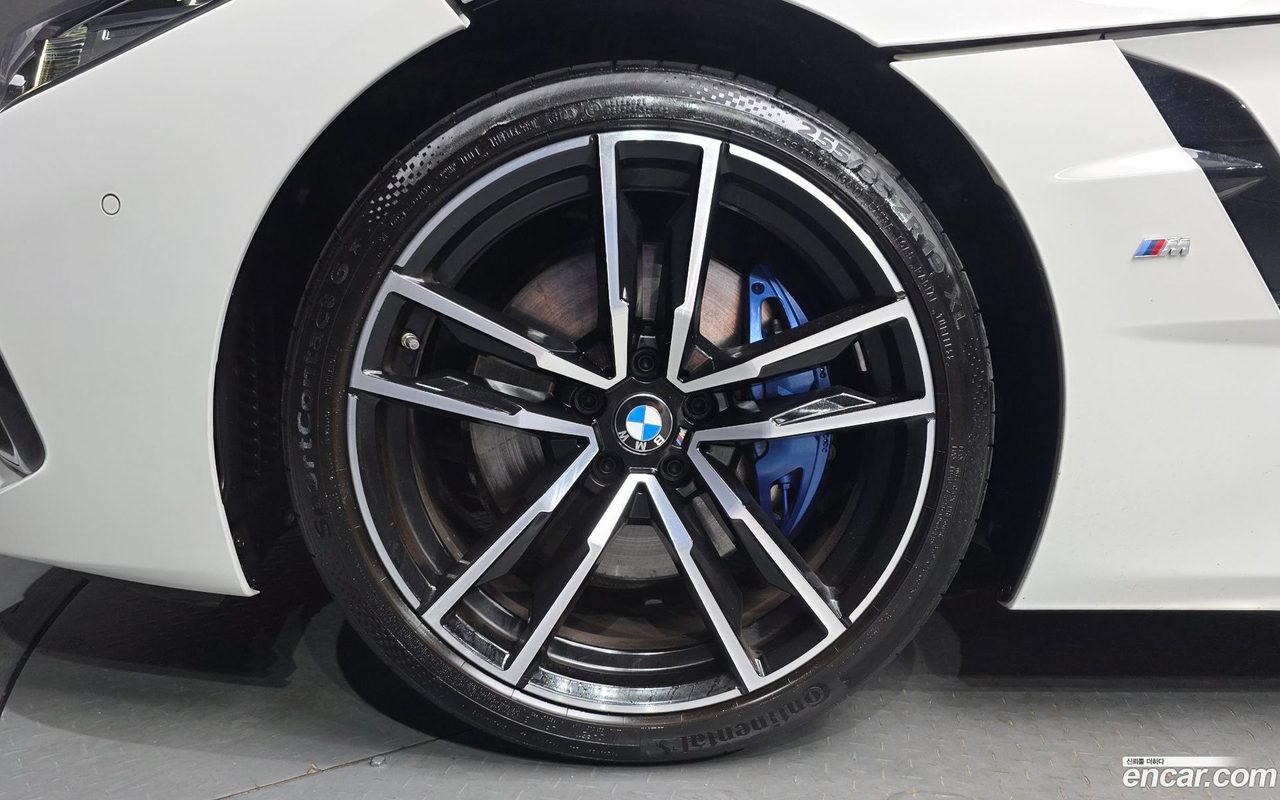 BMW Z4 2024 — 2
