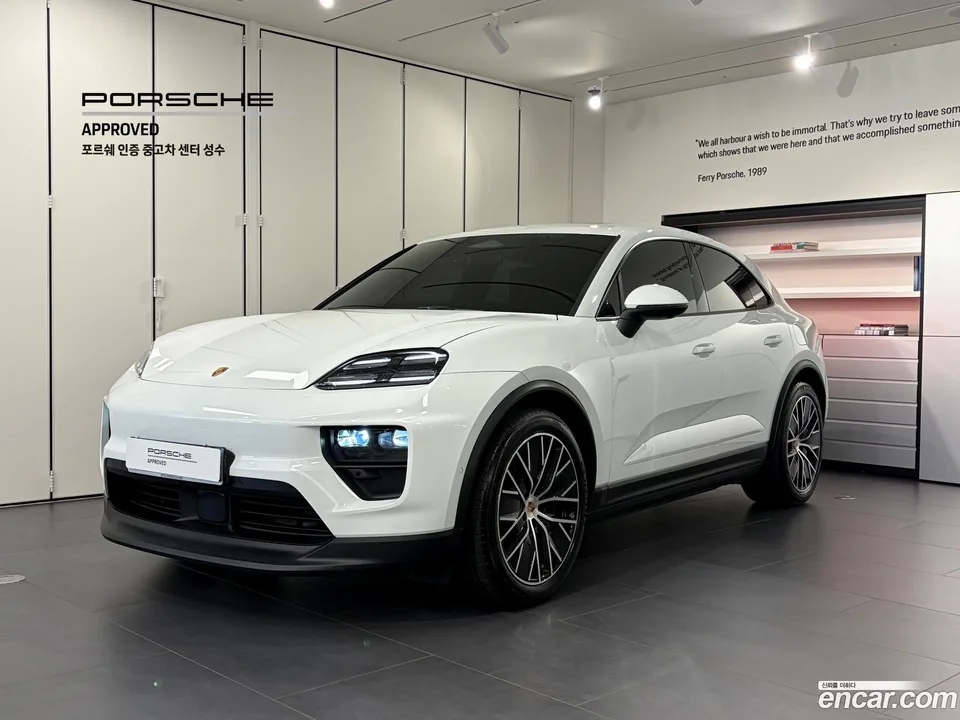 Porsche Macan Electric 2025