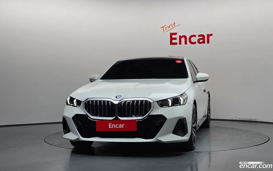 BMW 5 Series 530i xDrive M 2025 — миниатюра 3