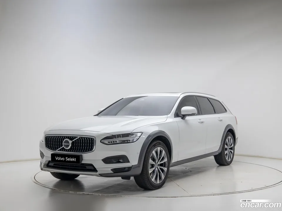 Volvo V90 Cross Country 2025