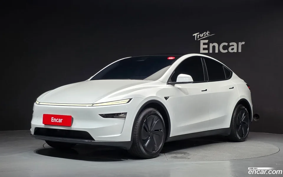 Tesla Model Y 2025