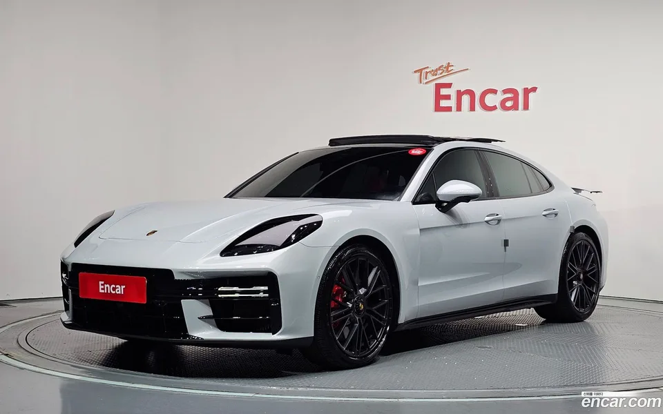 Porsche Panamera (976) 2025