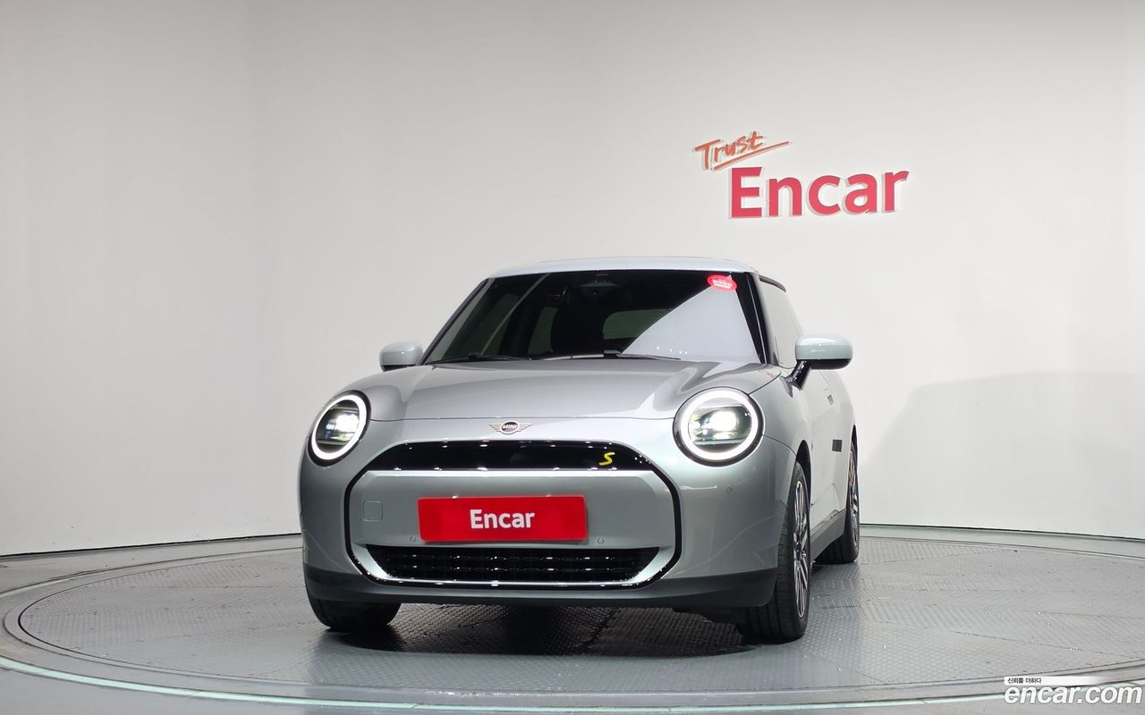 MINI Cooper Electric 2024 — 3